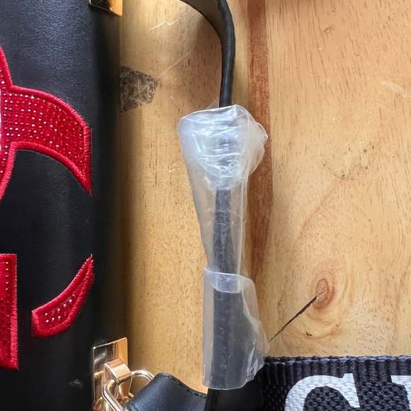 GUESS bag - Picture 2 of 8